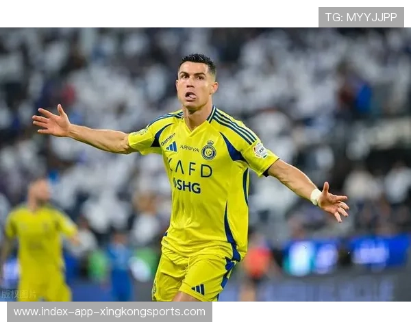 C罗体能比年轻球员还强:这才是足球真正的“铁人”! C罗体能比年轻球员还强:这才是足球真正的“铁人”!